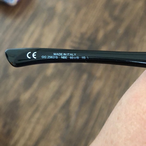 authentic Gucci sunglasses - Picture 4 of 7